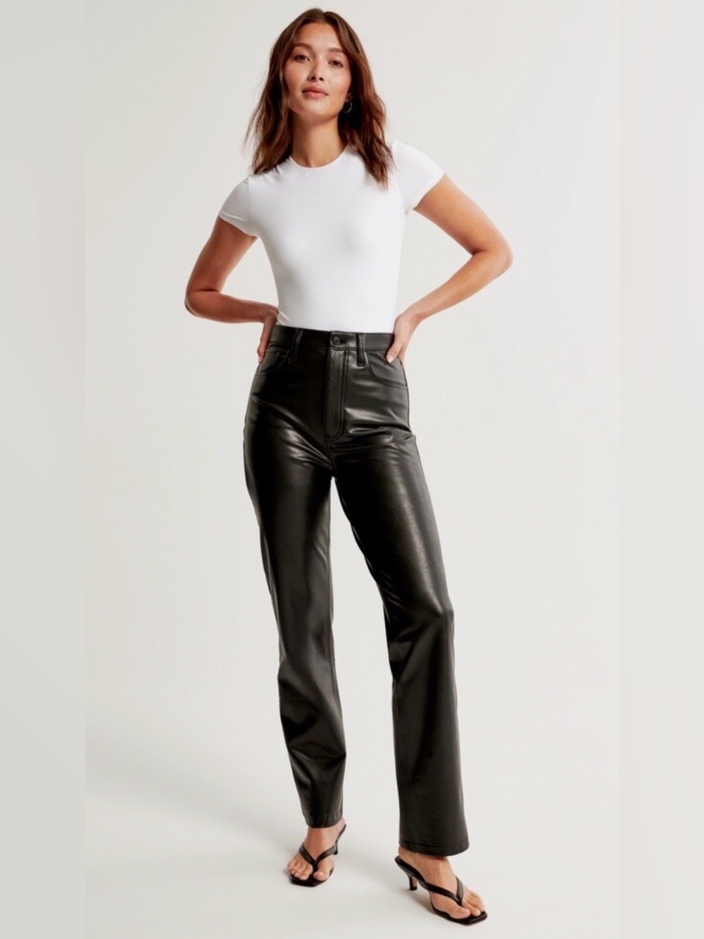 Abercrombie & Fitch The 90s Straight Ultra HR, NEW ($100)!